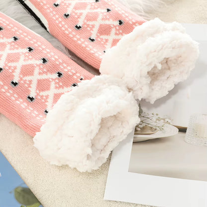 Snuggly Wuggly Slippers: The Anti-Slip, Anti-Chilly, Ultra-Puffy Cashmere Hugs for Your Feet!